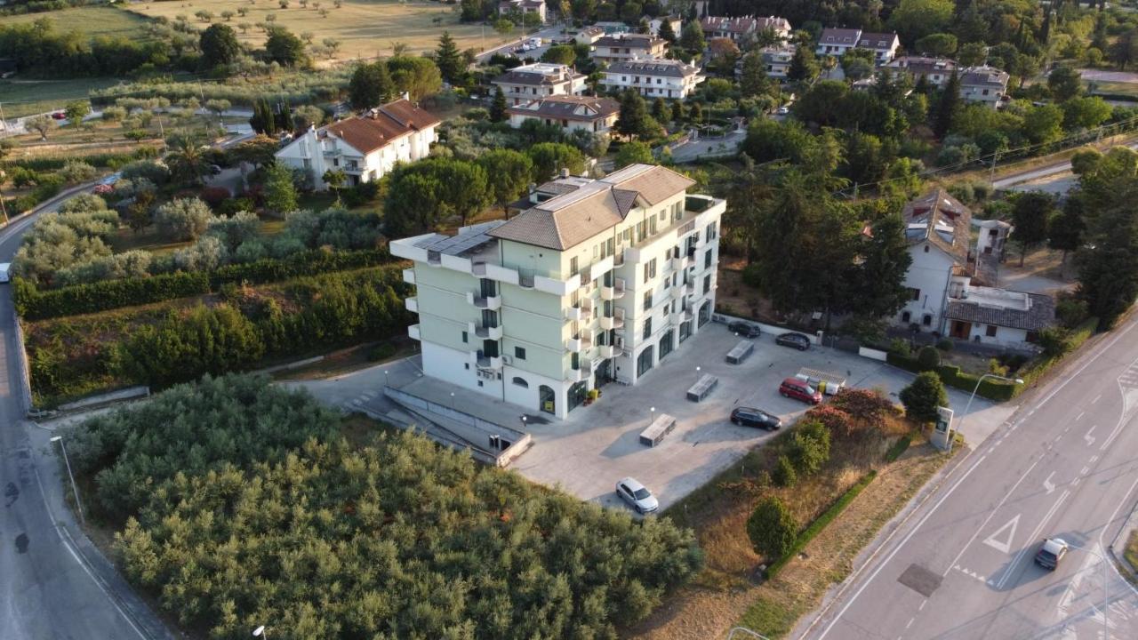 Hotel Clodi Ascoli Piceno Exterior foto