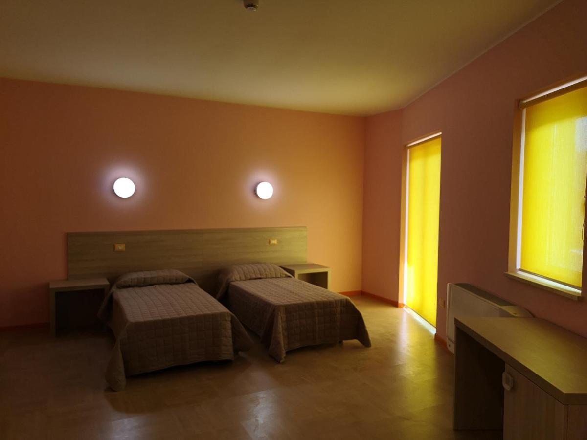 Hotel Clodi Ascoli Piceno Exterior foto